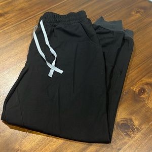 Figs Zamora Jogger XLT, gently used black